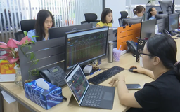 VN-Index rung lắc mạnh, khối ngoại tiếp đà bán ròng