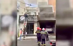 TP.HCM cứu 6 người trong vụ cháy lớn