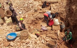 Sập mỏ khai thác trái phép ở Nigeria, nhiều người thiệt mạng