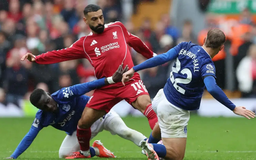 Liverpool & Real Madrid thua trận đầu tiên ở giải quốc nội