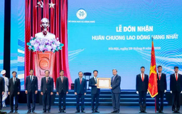 Khoa học: “Tự chủ - Trí tuệ - Công nghệ - Đột phá - Hội nhập”.