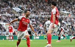Arsenal chấm dứt 3 trận thua liên tiếp tại St James' Park