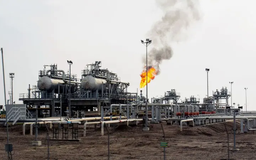 Giá dầu lao dốc trước kế hoạch tăng sản lượng của OPEC+