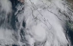 Mexico khẩn trương ứng phó bão Lorena