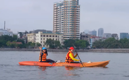 Chèo thuyền ở Hồ Tây | Hà Nội đến để yêu | 04/09/2025