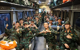 Ga Hà Nội lắng đọng phút chia tay người lính A80