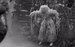 Lady Gaga bắt tay Tim Burton, tạo bão Wednesday 2