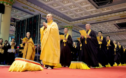 Lên chùa trong mùa Vu Lan