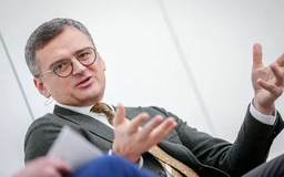 Cựu Ngoại trưởng Ukraine nêu lý do rời khỏi đất nước