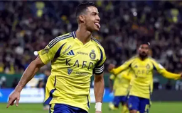 Ronaldo ghi bàn liên tiếp trong vòng 25 năm