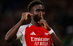 Bukayo Saka ký hợp đồng mới với Arsenal