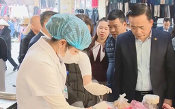Kiểm soát chặt nguồn gốc thực phẩm tại các chợ đầu mối, dân sinh