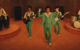 Bruno Mars lập kỷ lục trước thềm tái xuất