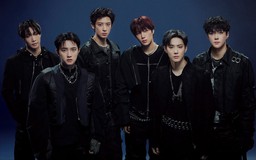 Nhóm EXO tái xuất sau 2 năm vắng bóng