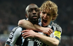 Newcastle United lần đầu vượt qua vòng bảng Champions League
