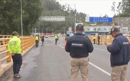 Colombia tạm ngừng bán điện, áp thuế các mặt hàng với Ecuador