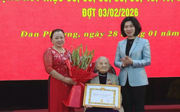 51 đảng viên xã Đan Phượng nhận Huy hiệu Đảng dịp 3/2