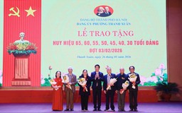 Phường Thanh Xuân trao Huy hiệu Đảng cho 150 đảng viên