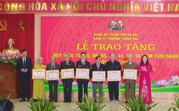 147 đảng viên phường Tương Mai nhận Huy hiệu Đảng