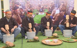 Trải nghiệm giã giò chả truyền thống