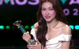 Hòa Minzy thắng 7 giải thưởng tại Làn Sóng Xanh 2025