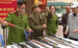 Công an thu hồi nhiều hung khí nguy hiểm