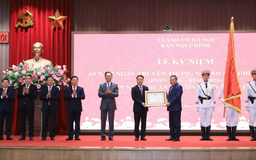 Ban Nội chính Thành uỷ đón Huân chương Lao động Hạng Ba