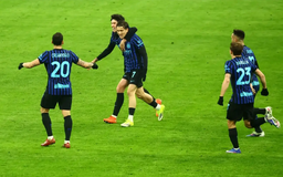 Inter Milan giữ vững ngôi đầu Serie A