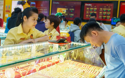 Người dân vẫn tìm đến vàng khi thị trường biến động mạnh