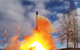 Ukraine báo động toàn quốc, nghi Nga dùng tên lửa Oreshnik