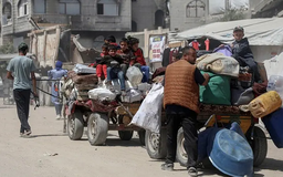 Israel lại hạn chế nhân viên cứu trợ vào Gaza