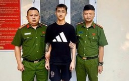 Vận động đối tượng truy nã ra đầu thú