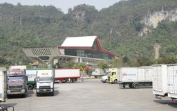 Gỡ vướng cho hàng trăm xe nông sản bị ùn tại cửa khẩu