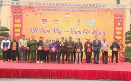 Ấm áp chương trình 'Tết sum vầy - Xuân ơn Đảng' xã Phúc Thọ