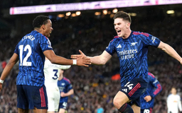 Arsenal tạo khoảng cách 7 điểm với Man City