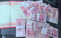 Trung Quốc đáp ứng nhu cầu tiền mặt tăng vọt dịp Tết