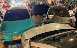 Xe ô tô đi ngược chiều gây tai nạn liên hoàn