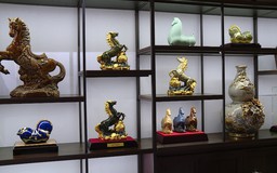 Năm mới nói chuyện linh vật ngựa