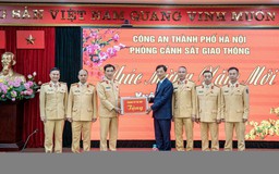 Bí thư Thành ủy Nguyễn Duy Ngọc thăm, động viên cán bộ chiến sĩ CSGT