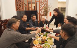 Gia đình tam, tứ đại đồng đường ăn Tết