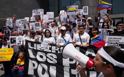 Venezuela trả tự do cho hàng trăm tù nhân theo luật mới