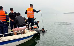 Khẩn trương điều tra vụ lật tàu ở hồ Thác Bà