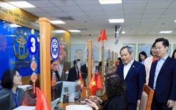 Bộ máy hành chính vận hành thông suốt ngày làm việc đầu năm