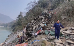 Tai nạn xe buýt ở Nepal làm 19 người thiệt mạng