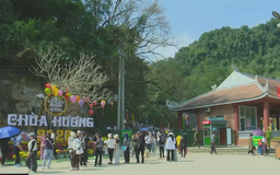 Chùa Hương đã đón hơn 18 vạn du khách tham quan