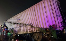 Tai nạn giữa tàu hỏa và xe tải, hai người thương vong