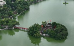 Lung linh đền Ngọc Sơn giữa trái tim Hà Nội