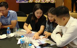 Lãi vay tăng cao, người mua nhà và doanh nghiệp gặp khó