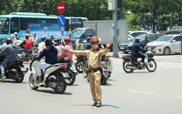 CSGT chủ động phân luồng, chống ùn tắc giao thông