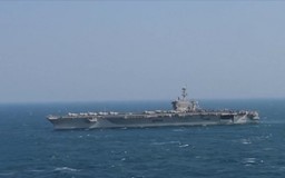Tàu sân bay Mỹ rời khỏi khu vực gần bờ biển Iran